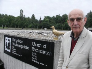 Dr. Heinz Hermann Niemöller in Dachau Foto: Björn Mensing