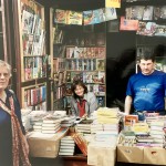 Auf dem Büchermarkt, li: Marieluise Stöhr